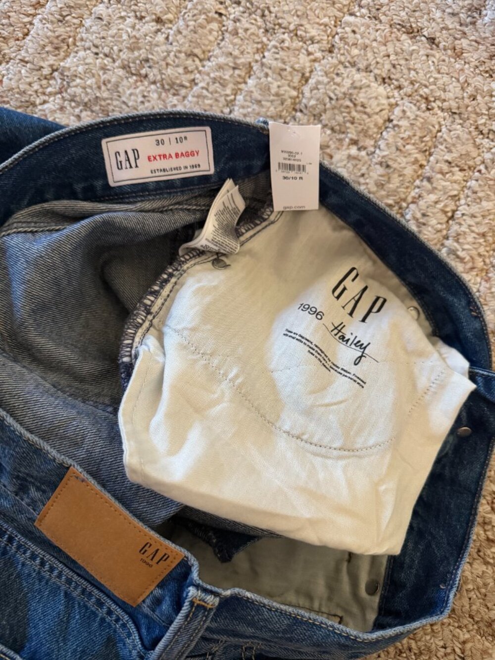 Hailey Bieber x Gap '90s Extra Baggy Light Indigo NWT